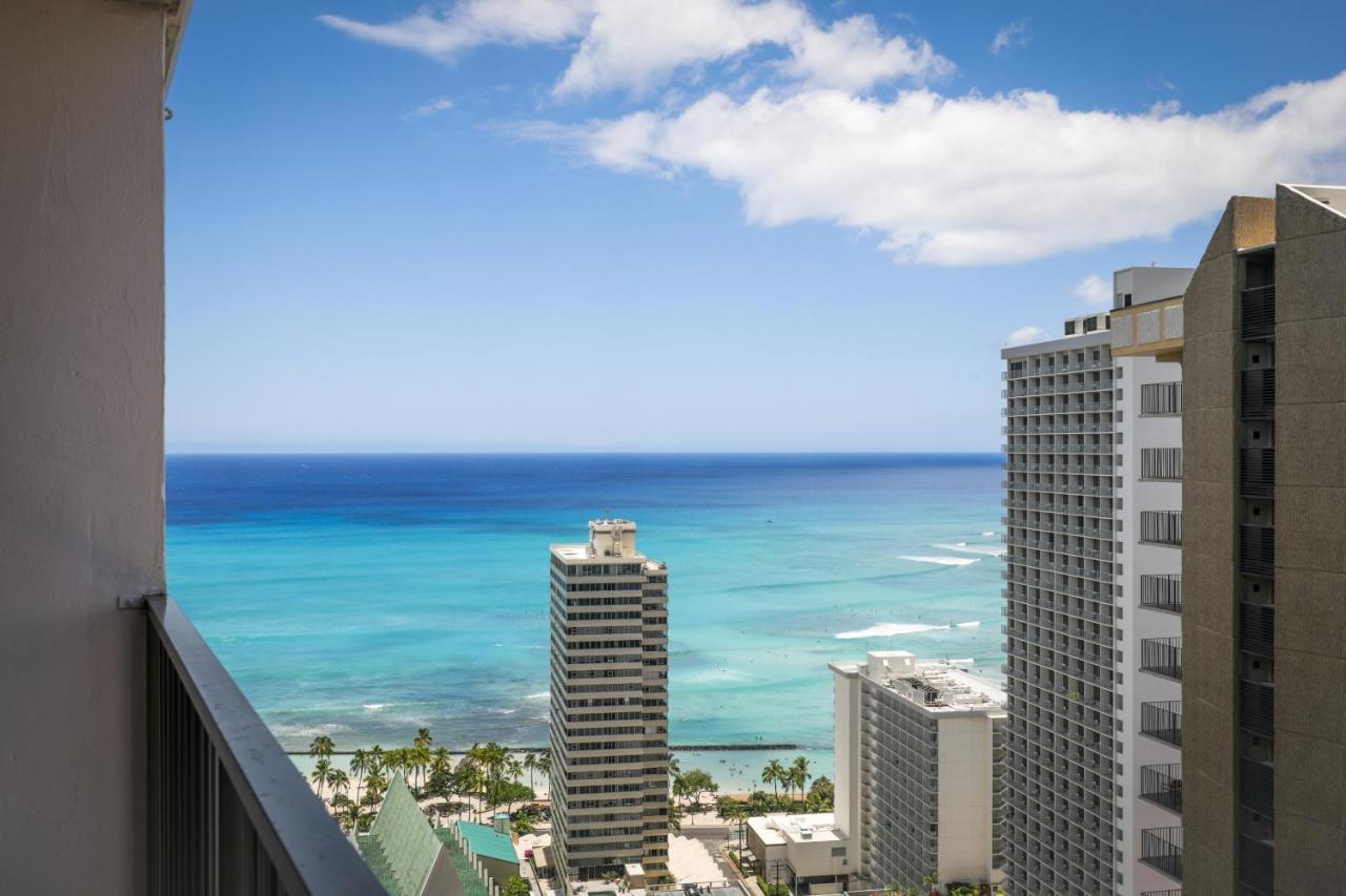 Aston At The Waikiki Banyan Aparthotel Хонолулу Екстериор снимка