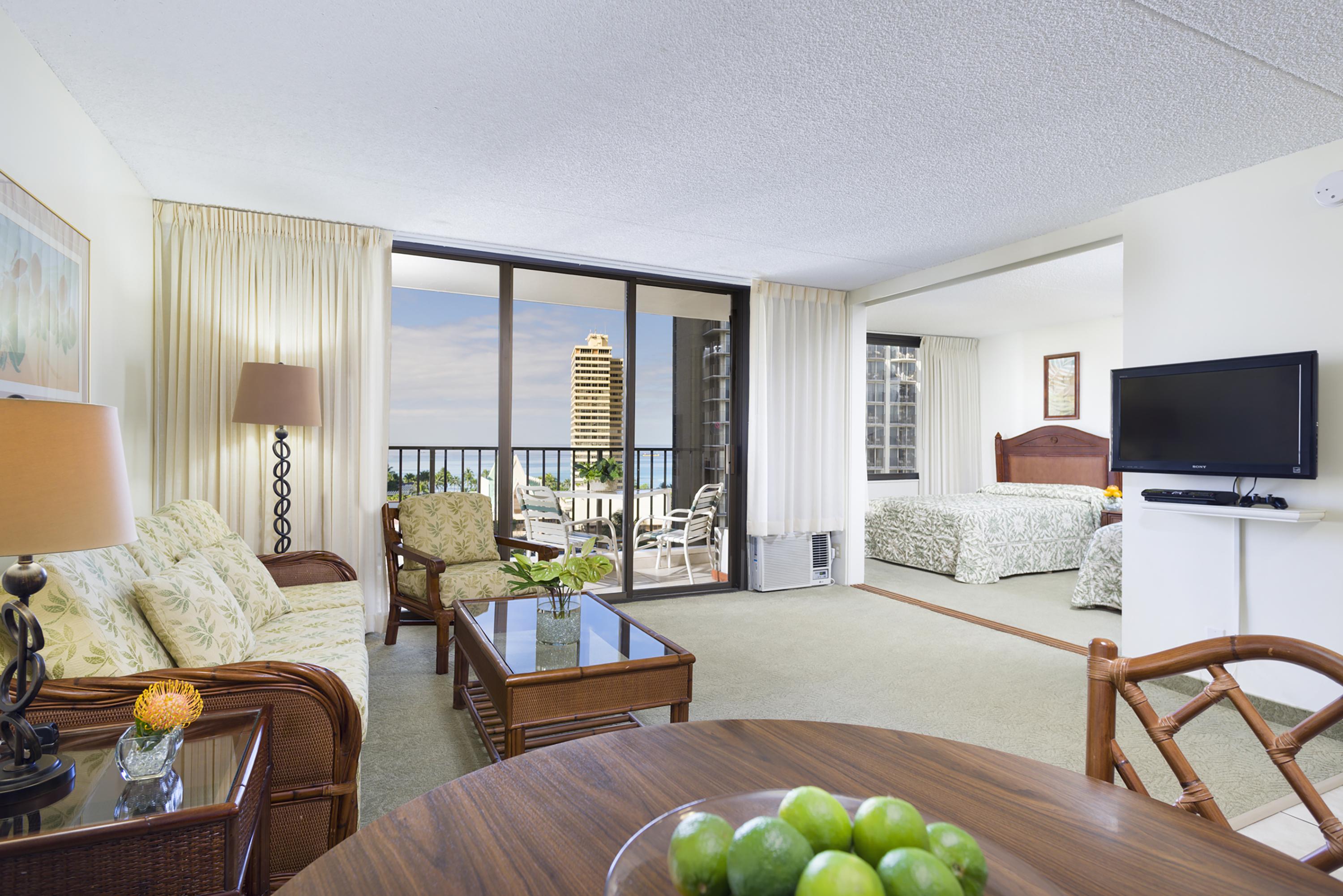 Aston At The Waikiki Banyan Aparthotel Хонолулу Екстериор снимка